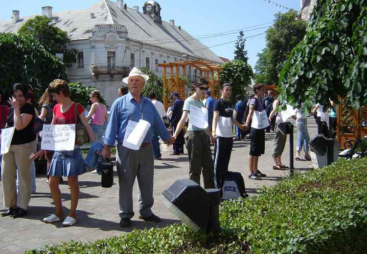 Öffentlichkeitsaktion in der Stadt Turda für die Integration psychisch Kranker 2007